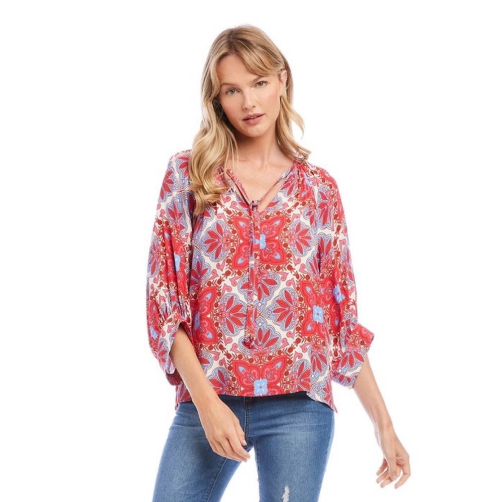 Karen Kane
Woven Postiano Tile Print Split V-Neck Blouson Sleeve